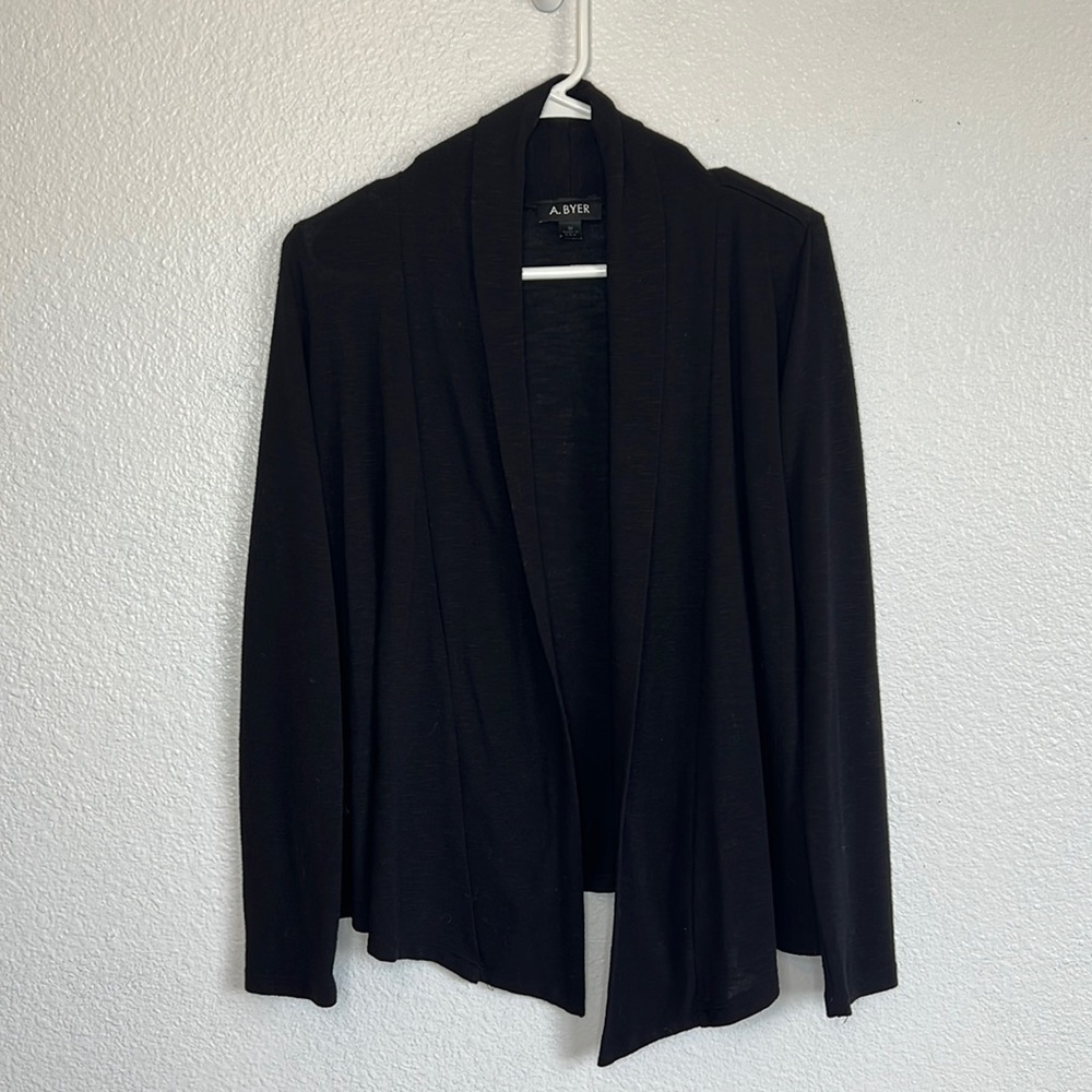 A. Byer Size M Black Lightweight Top